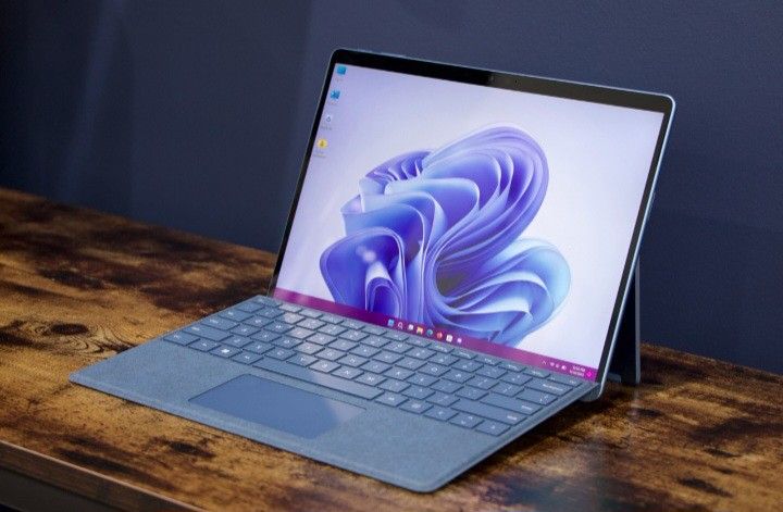 Microsoft Surface PRO 9 13 Inch 2880x1920 Touchscreen Intel Core i7-1265U Windows 11 Professional