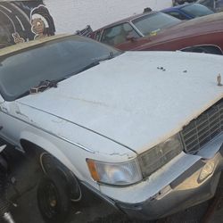 1993 CADILLAC FLEETWOOD BROUGHAM FOR PARTS