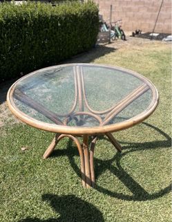 Rattan table