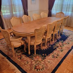 Thomasville Dining Set With Matching Hutch Immaculate Condition