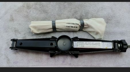 Mercedes metris jack new never used parts