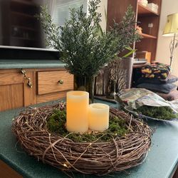 9 Fairy Light Wreath & Moss Centerpieces 