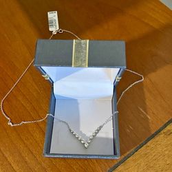 Gorgeous Sterling Silver Diamond Necklace! 18” NEW