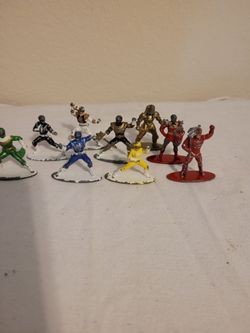 Power Ranger cast figures