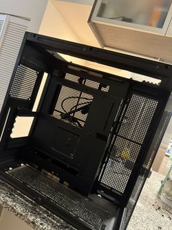 NZXT H9 Flow