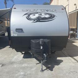 2019 Grey Wolf Forrester 26DBH Excellent Condition 