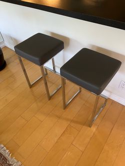 Bar stool