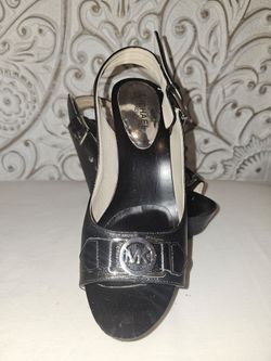 MICHAEL KORS SIZE 7