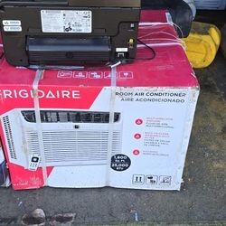 25,000 BTU window AC Frigidaire