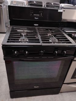 Black gas five burners everything works with warranty delivery Available fee depends on address 🛣️🏠🛻