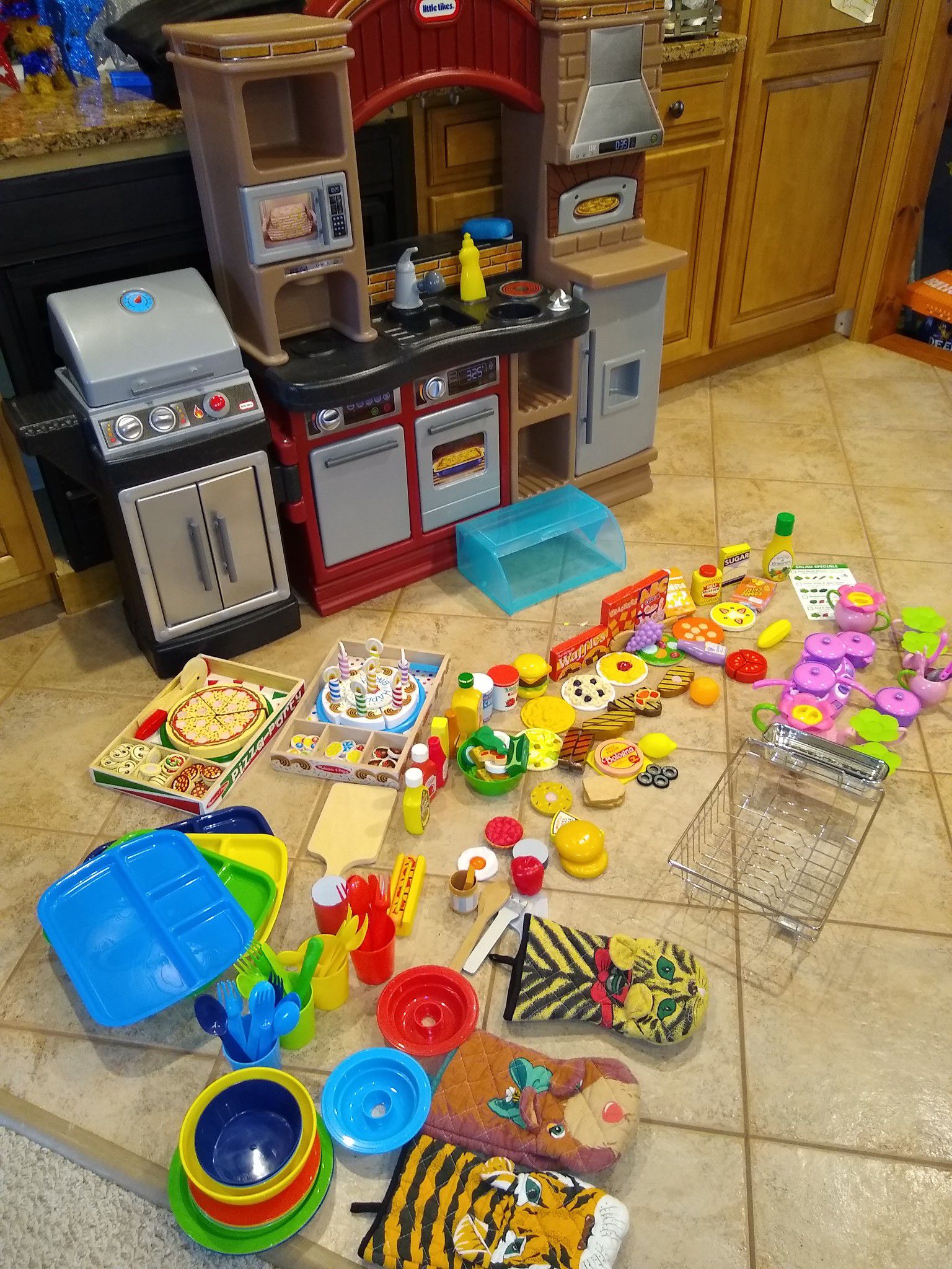 Awesome kitchen play set with accessories