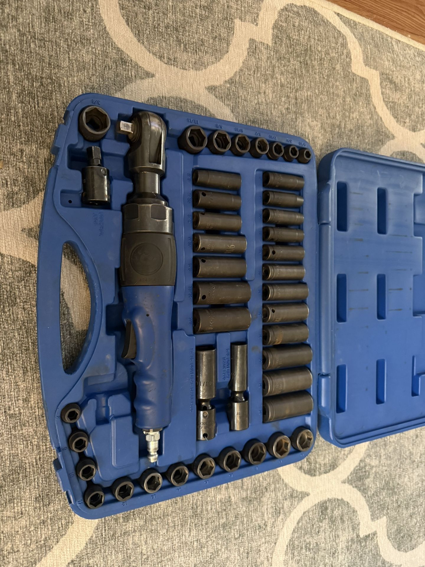 Cornwell 3/8” Air Ratchet and Socket Set