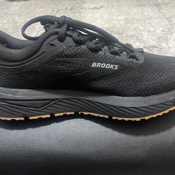 NWOB Brooks Revel 7 Triple Black Women's Size 8.5