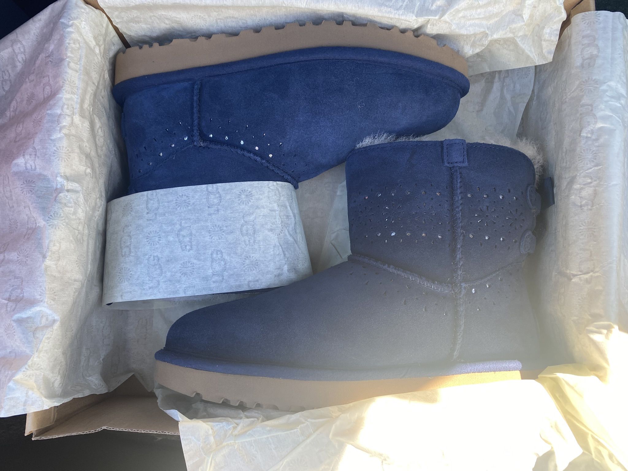UGG BOOTS