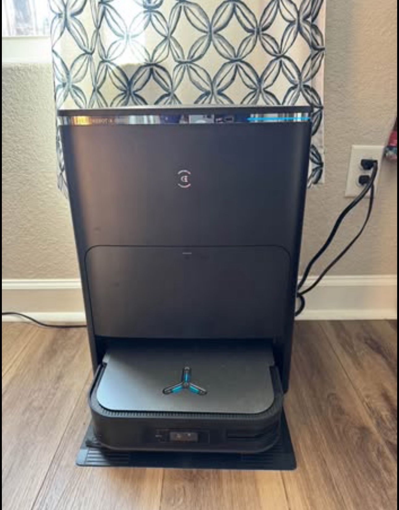 Ecovac Omni X2 - robot mop and vacuum