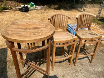 Table with 2 chairs