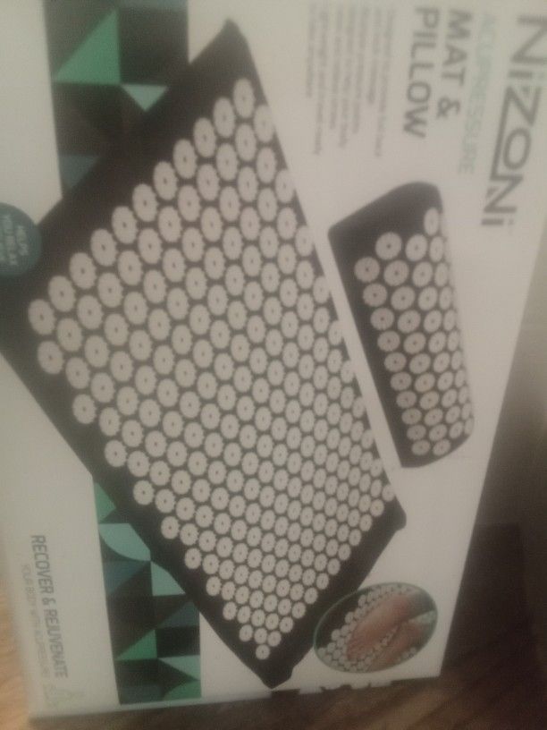 Nizoni Acupressure Mat & Pillow