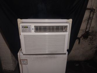 12,000 BTU Air Conditioner General Electric