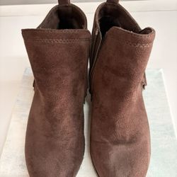 Girls Brown Faux Suede Fringe Ankle Booties-size 4