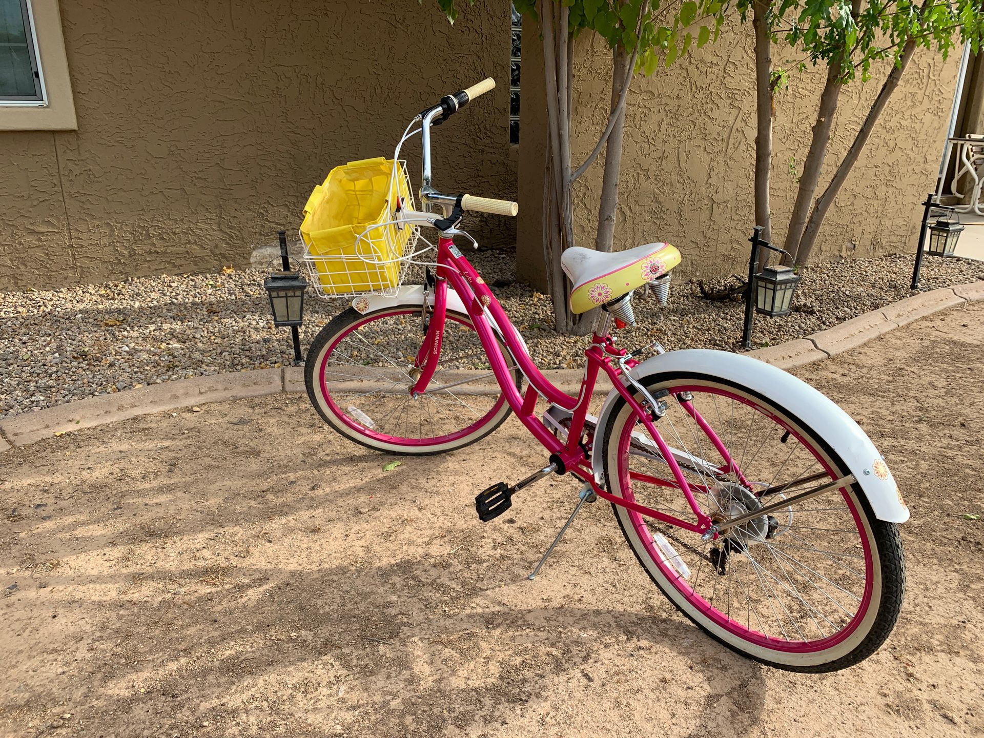 schwinn lulu beach cruiser
