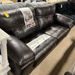 LEATHER STUNNING NICE COUCH 