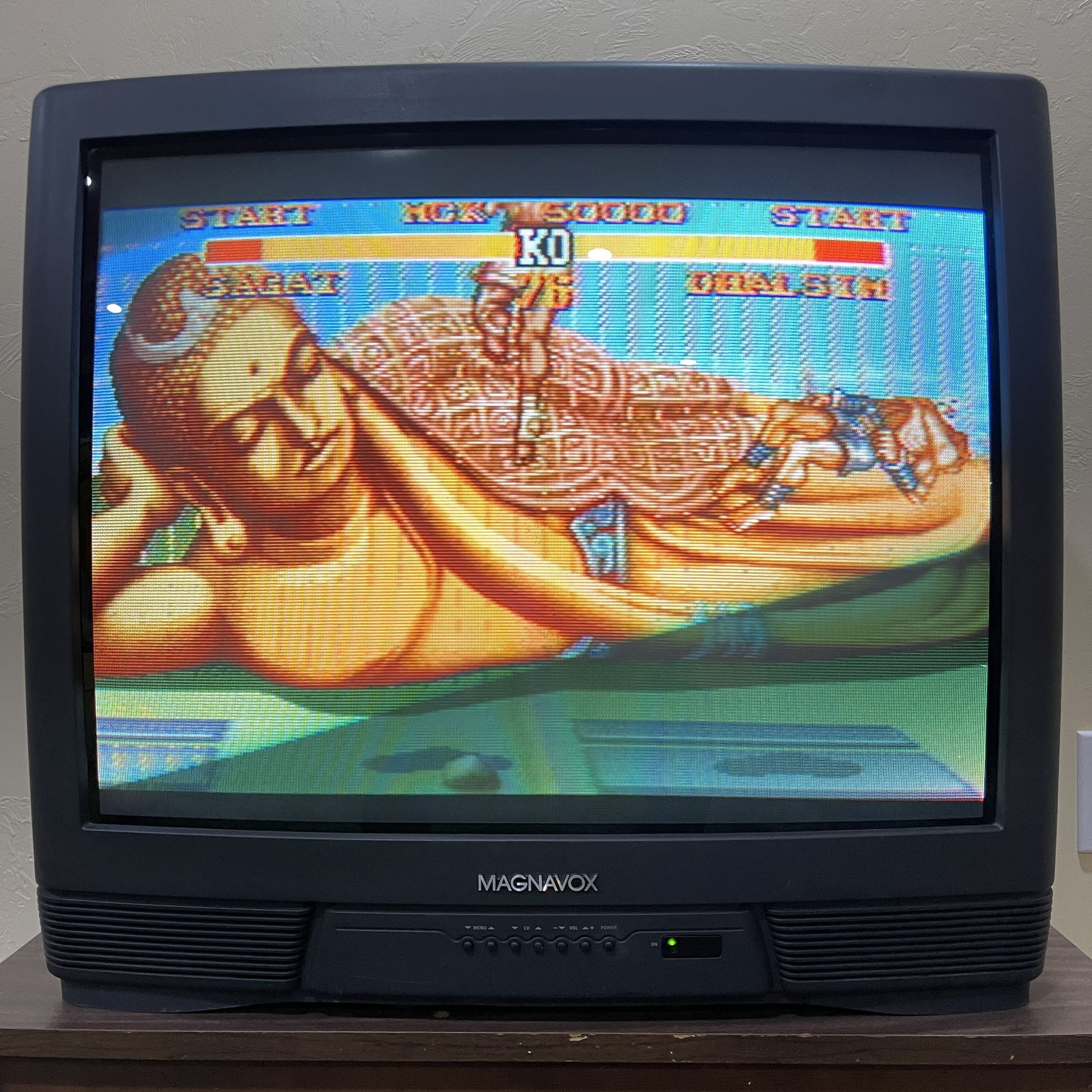 Magnavox CRT TV TS2773 C104 Retro Gaming 27”