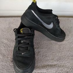 Size 4y - Nike Air Force 1 Low Cut Out Swoosh - Black