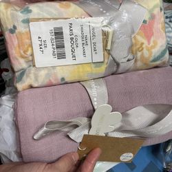 New Angel Dear Muslin Receiving Blankets Read Description 
