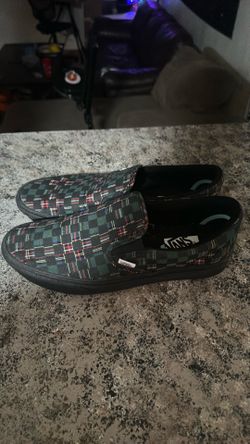 Size 11 never worn Vans slip on