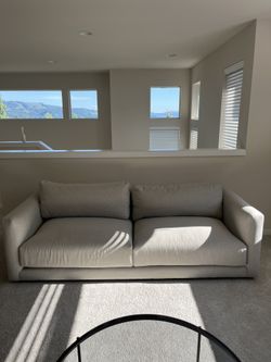 Room & Board Clemens 90" Sofa - Oatmeal, LIKE NEW (MOVING SALE)