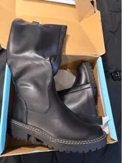 Women’s Knee High Boots (Vespose NY)