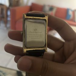 Reloj Charles Raymond quartz vintage, sin batería, con señales de uso. Se vende tal como esta.