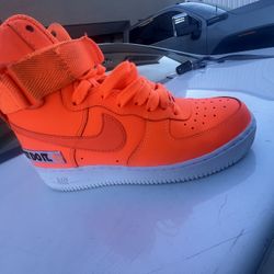 Nike Air Force 1 High '07 LV8 "Just Do It" sneakers in the "Total Orange" colorway