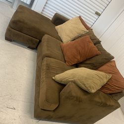 Comfy Sectional Couch 
