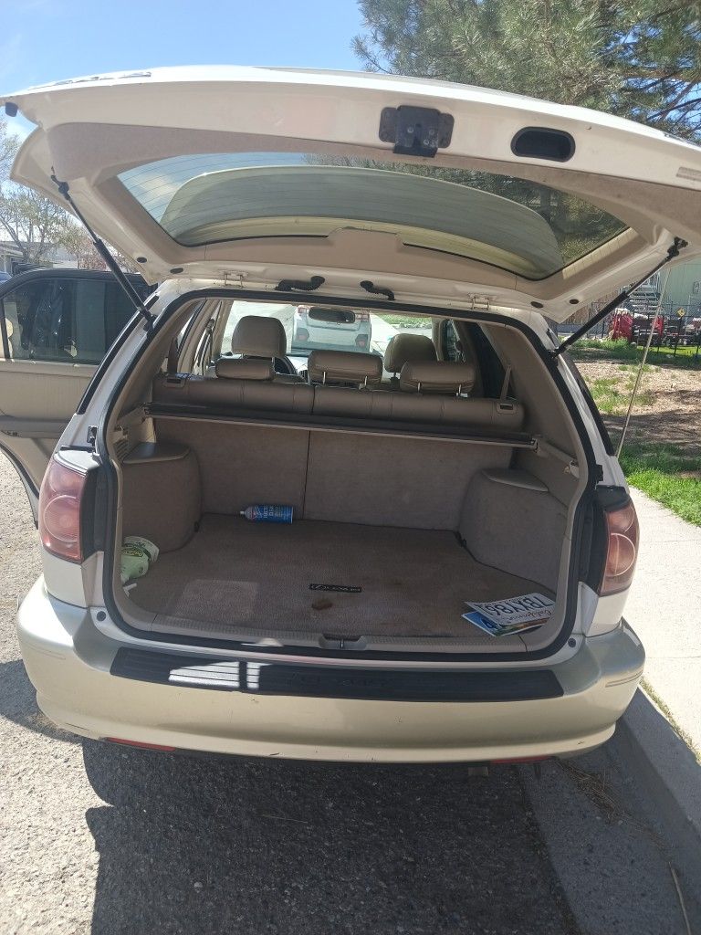 I Sell Mi Lexus Year 2000 Rx300 4×4