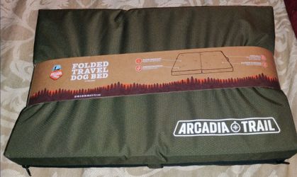 FIRM IN MERCED‼️Arcadia Trail Folded Travel Dog Bed