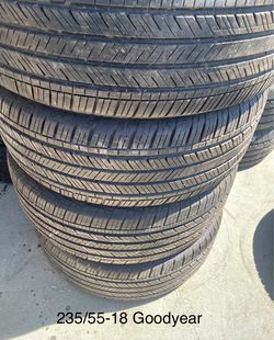 Set 235-55-18 Goodyear  con el 80% de vida