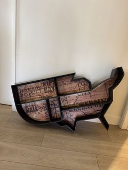 Metal USA Map Wall Shelf – Rustic Industrial Decor