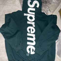 Supreme Hoodie 