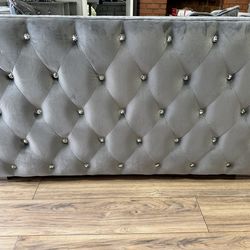 Glam Grey Sofas with Stones