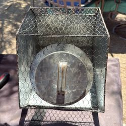 Metal Chicken Wire Container 