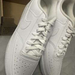 Men’s Nike Shoes Size 9.5