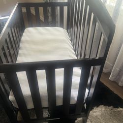 Crib& Mattress 