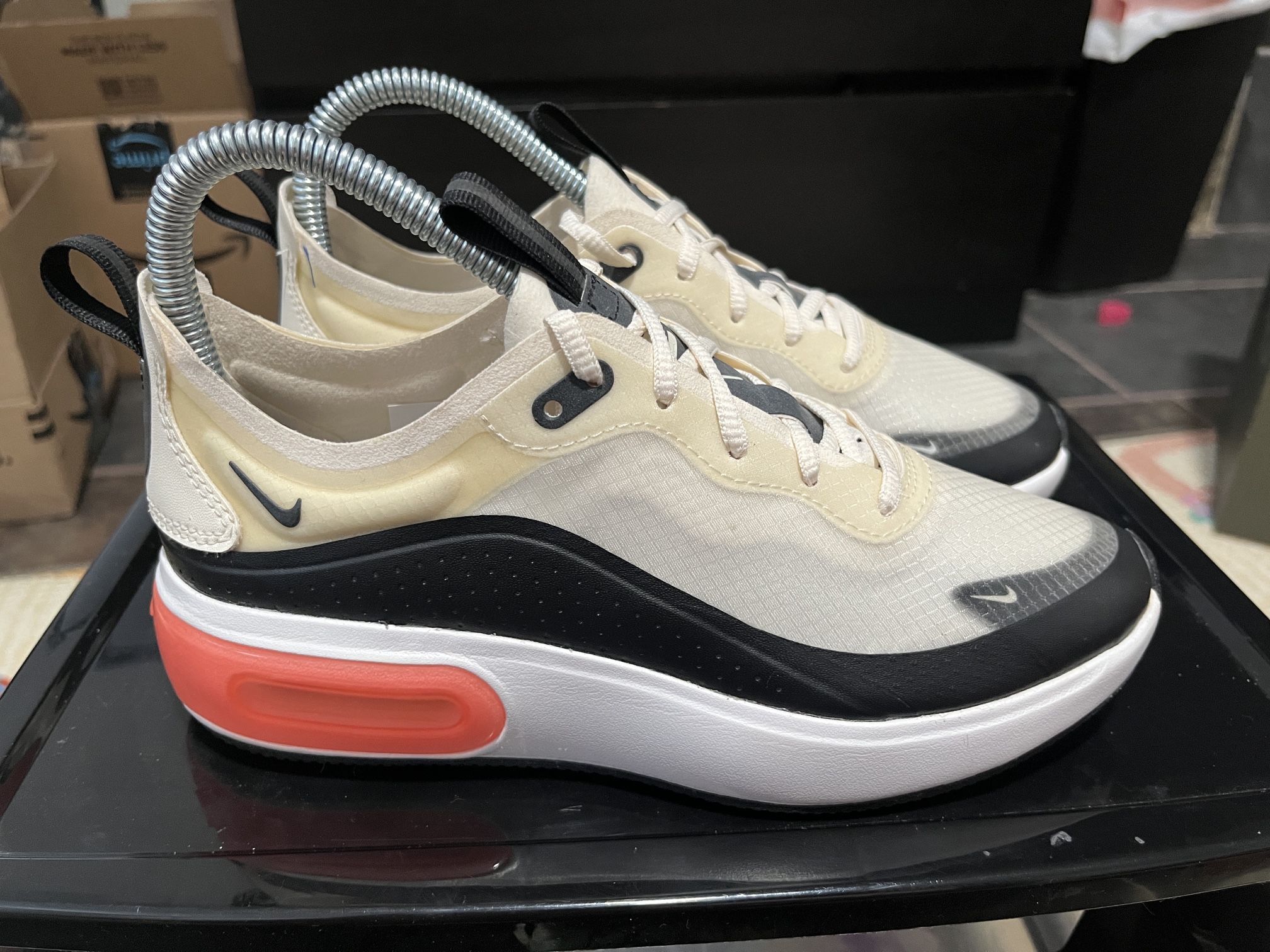 Nike Air max Women’s 6