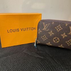 Louis Vuitton/Gucci Zippy Coin purse