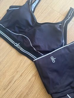 Alo Yoga Black & White 2-Piece Activewear Set (Sports Bra + High-Waisted Leggings). Size Large.