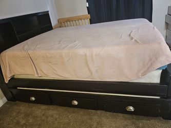 Queen Bed With Pull Out Full  Bed 