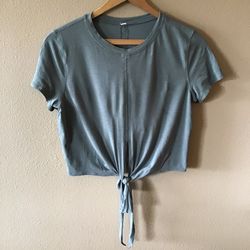 Lululemon Athletica Army Green Crop Top (S)