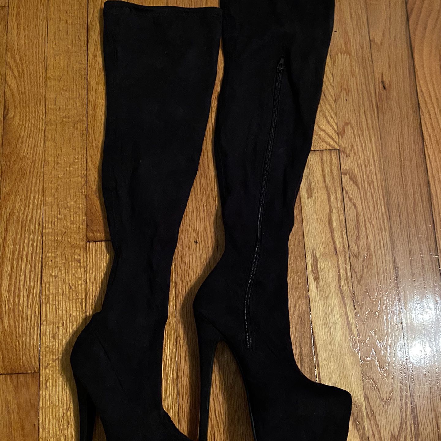 Thigh High Publicity Stunt Blk Stretch Suede Boots With Zipper Sz6