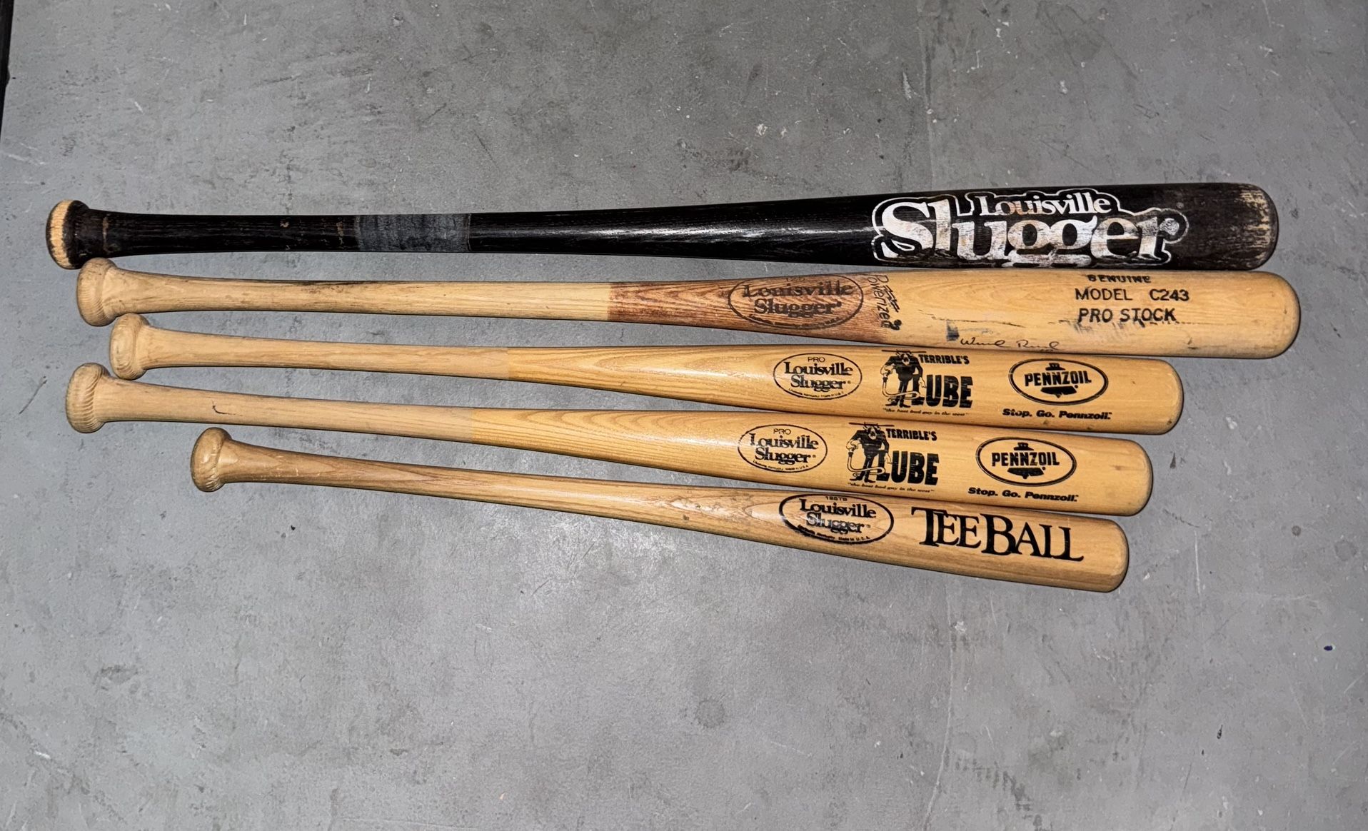 LOUISVILLE SLUGGER BASEBALL BATS
